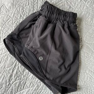 Lululemon Hotty Hot 2.5”